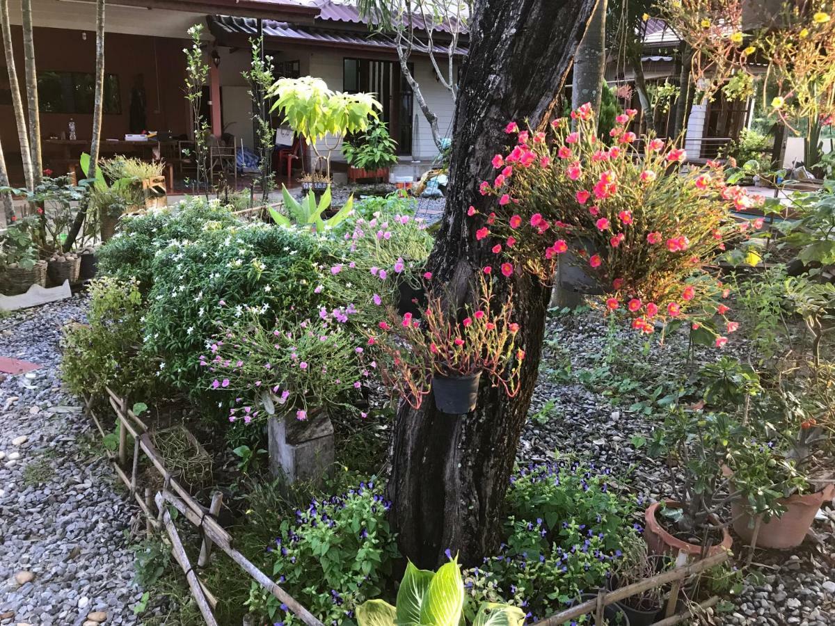 Grandma'S House Apartment Nakhon Nayok Exterior photo